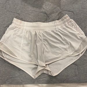ululemon hotty hot shorts